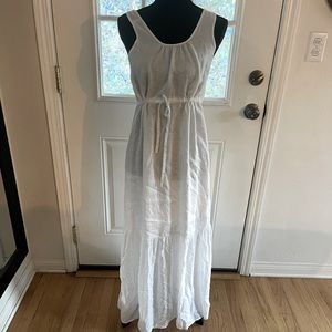 Womens white maxi sundress size small. Fits like a 6 or a 8. Like new